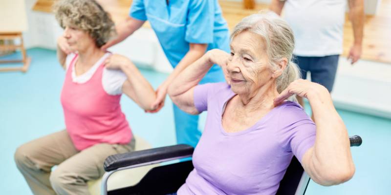 Actividades de gimnasia para personas mayores